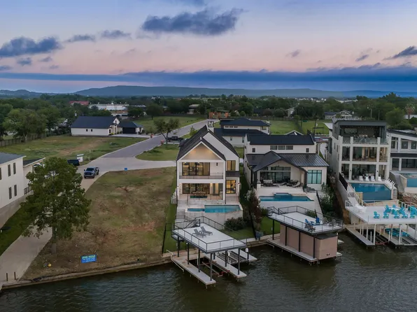 144 Riverfront Ln, Kingsland, TX 78639