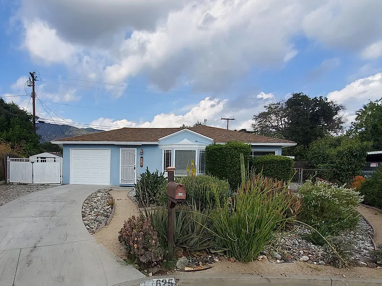 625 W Leeside St — Photo 1