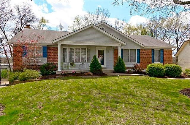 Welcome to 232 W Biddeford located in Spring Valley Woods. The exterior is brick and vinyl with a re