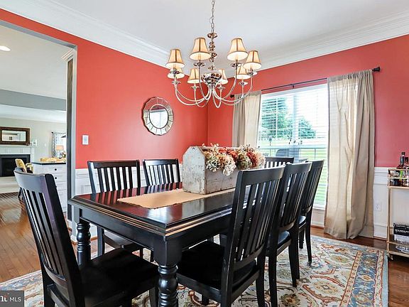 5th image of 3853 Rolling Hills Dr