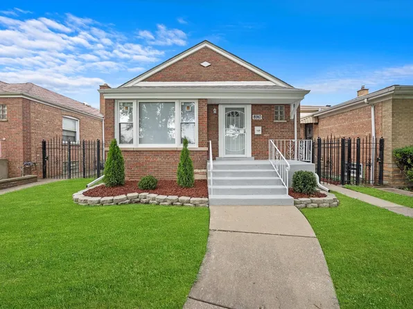 8910 S Cornell Ave, Chicago, IL 60617