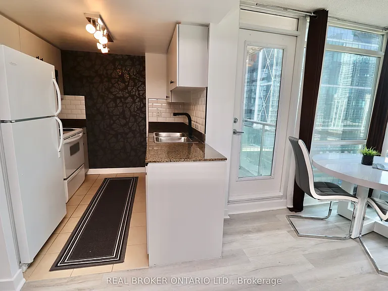 397 Front St N #1806 — Photo 40