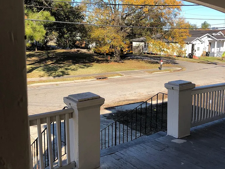 2674 Myrtle St — Photo 3
