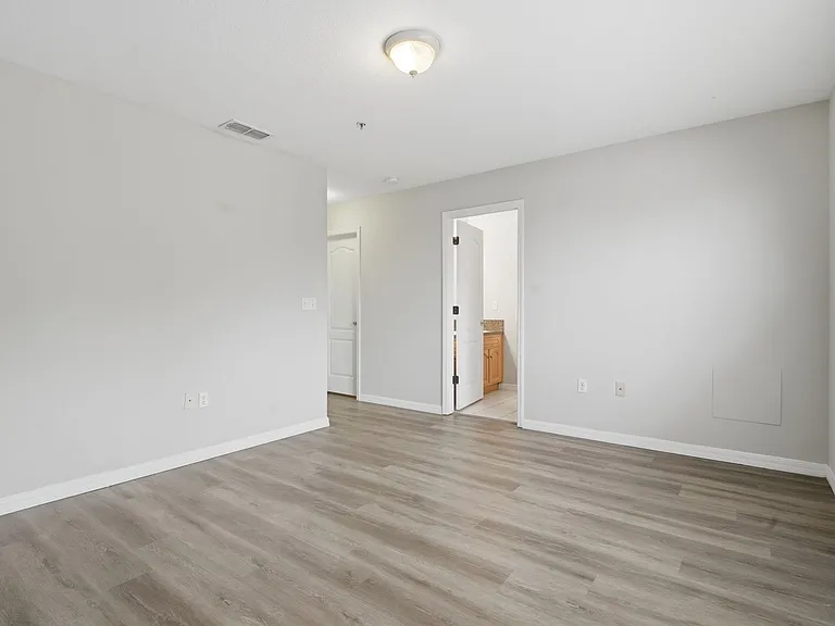 963 E Main St — Photo 34