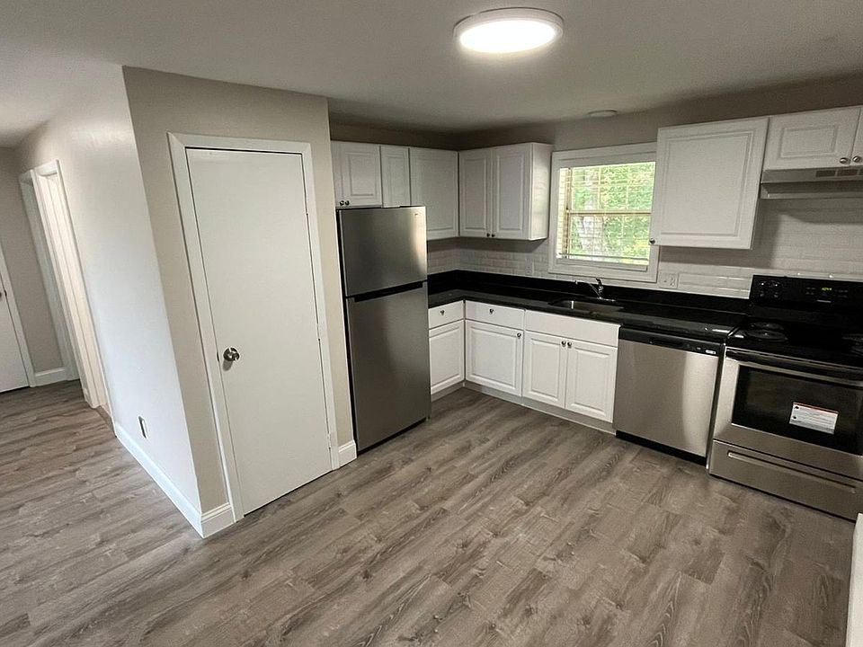 1st image of 8-12 Perry St #11