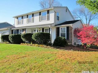 1 Glenburn Rd, Liverpool, NY 13090