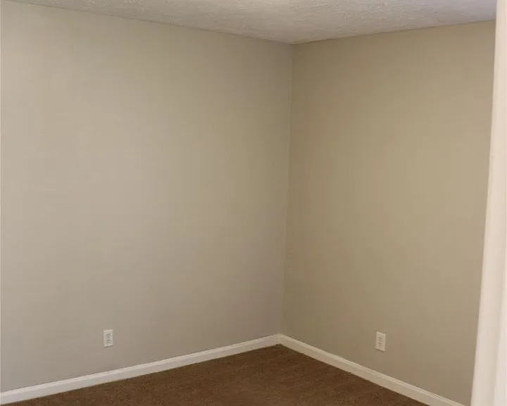 760 N Burbank Dr — Photo 16