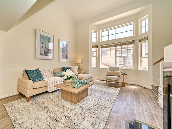 3rd image of 15908 Halldale Ave #B