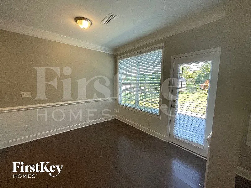 4 bed, 3.0 bath, 2723 sqft, $2,775 — Photo 4