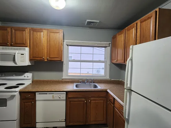 21 Sussex Dr, Willingboro, NJ 08046