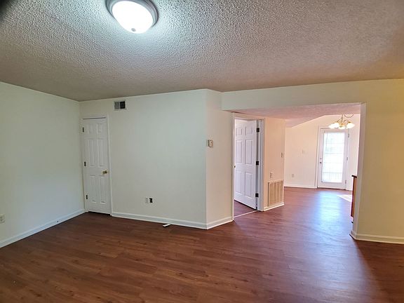 4th image of 6418 Venango Dr APT 7