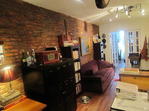 5th image of 571 Saint Johns Pl APT 1R