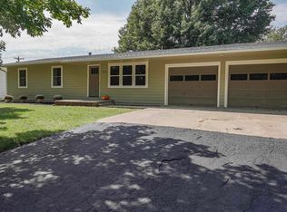 123 Lincoln Ave, Holton, KS 66436