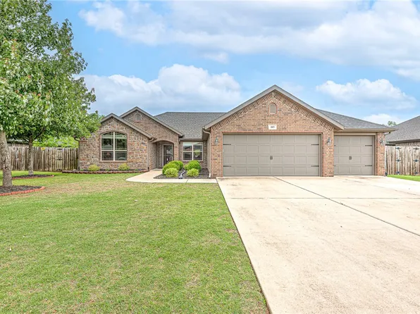 1805 SW Birch St, Bentonville, AR 72713