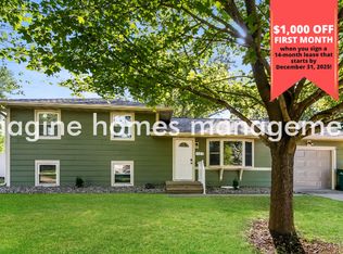 121 Oakwood Rd, Apple Valley, MN 55124