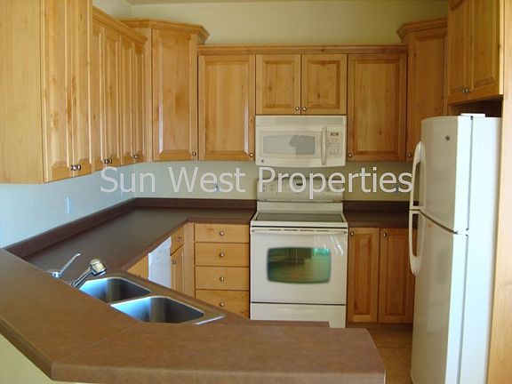 5th image of 1943 Hollyhock Cir