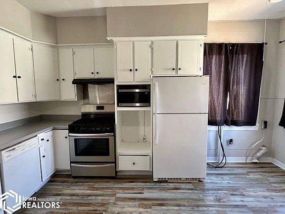 3rd image of 1632 S Central Ave