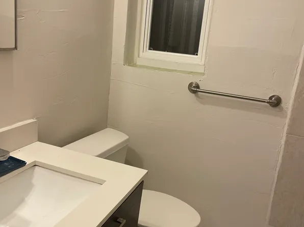 1035 NW 73rd St, Miami, FL 33150