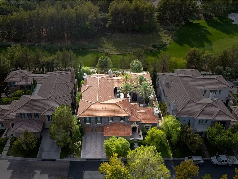 12097 Oakland Hills Dr — Photo 16