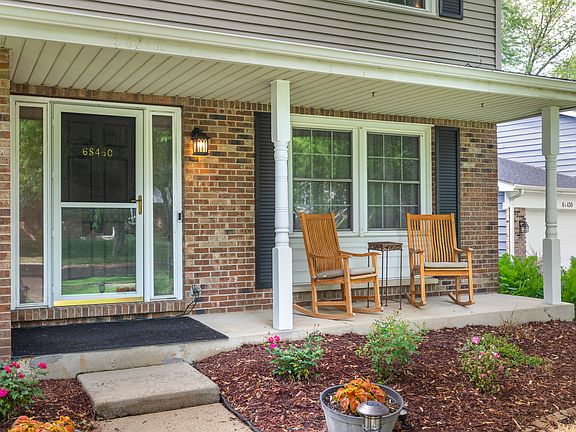 5th image of 6S460 Millcreek Ct