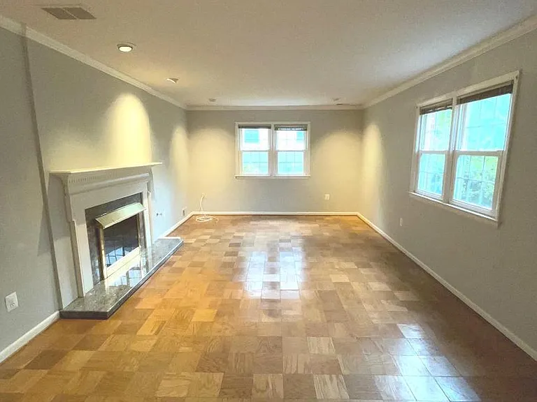 6933 Tyndale St — Photo 3