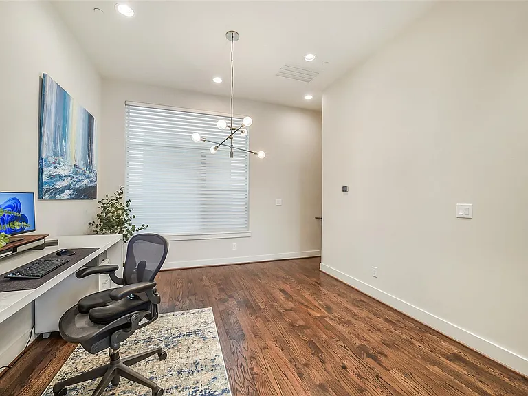 1004 California St #203 — Photo 18