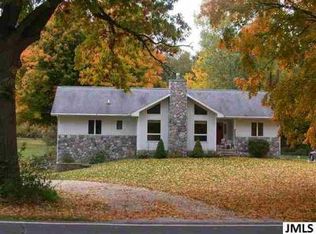 4677 Seymour Rd, Jackson, MI 49201