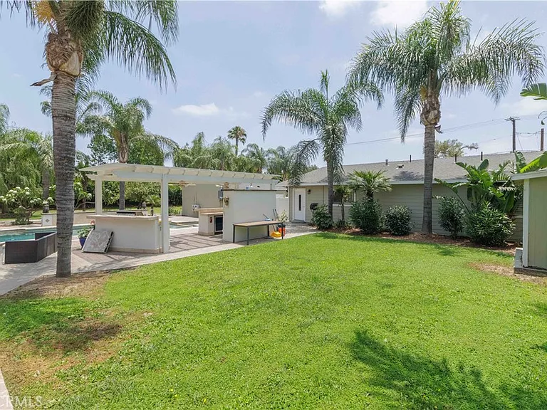 10249 Jurupa Rd — Photo 20