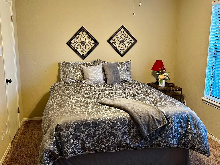 2237 Valleyview Blvd — Photo 4