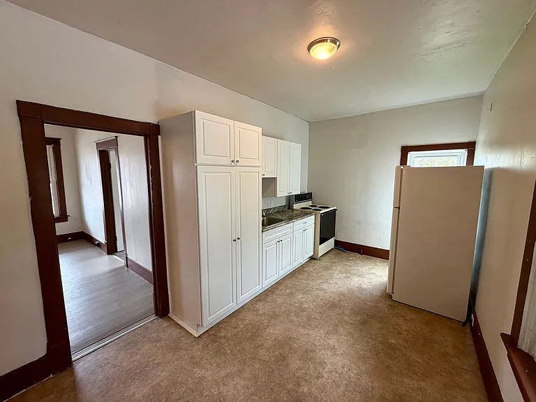 1305 Merrill Ave — Photo 4
