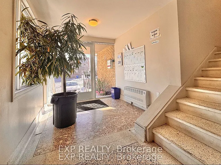 5 Paisley Blvd E #102 — Photo 1