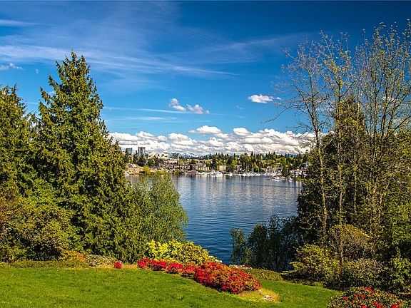 5th image of 202 Overlake Dr E
