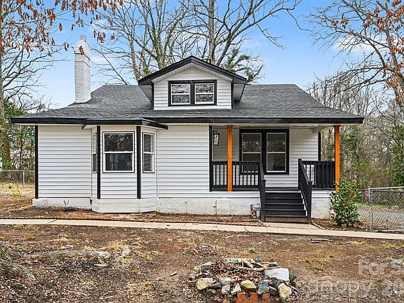 2nd image of 1013 Ridge Ave