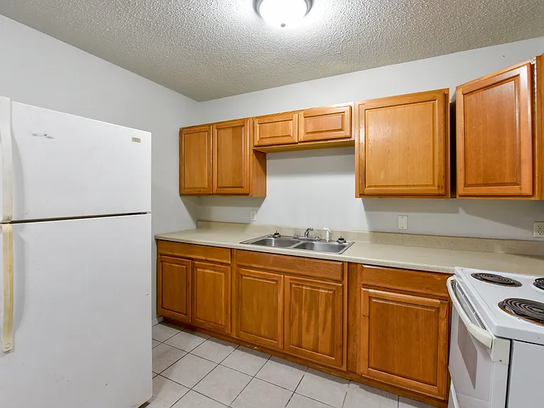 106 Circle N #B — Photo 2