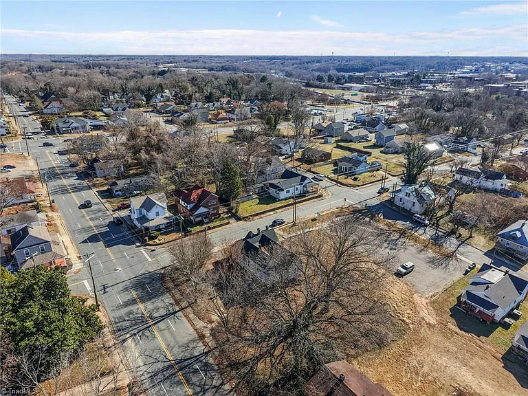212 N Laura Wall Blvd — Photo 32