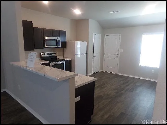 4 bed, 2.0 bath, 1500 sqft, $1,950 — Photo 3
