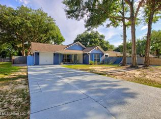 9117 Barnacle Blvd, Ocean Springs, MS 39564