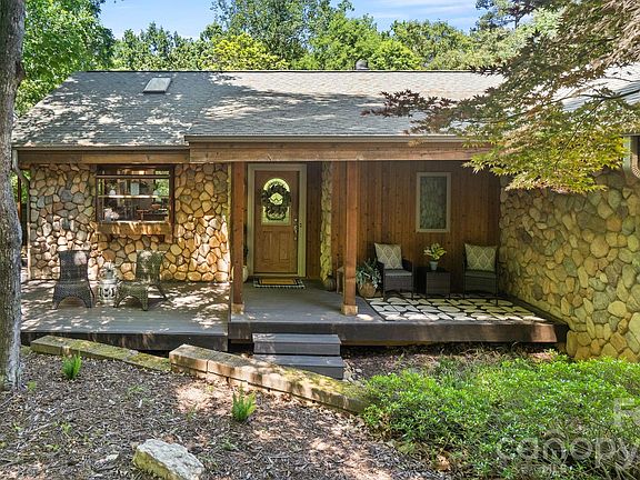 2nd image of 292 Point Carpenter Rd