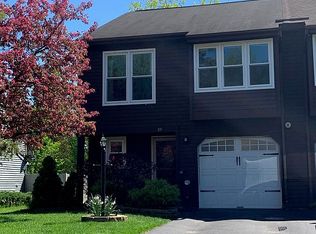 19 Lexington Dr, Clifton Park, NY 12065