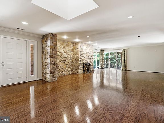 5th image of 1166 Saint Andrews Rd