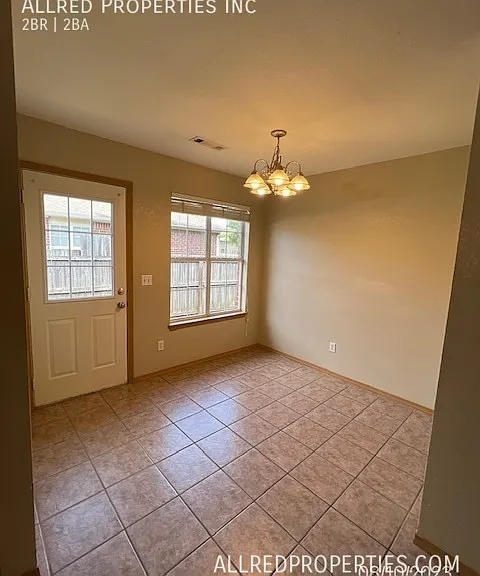 2725 Ponchartrain St #B — Photo 6
