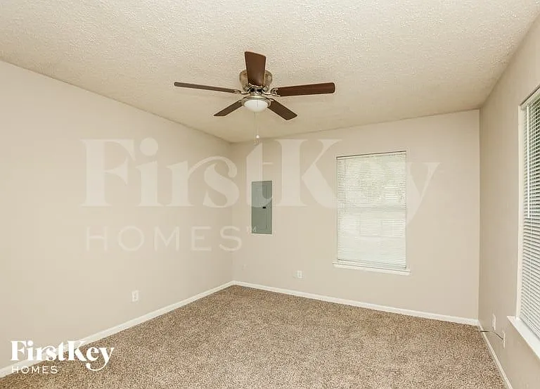 841 Hackamore St — Photo 13