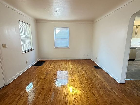 5th image of 6439 Elbrook Ave