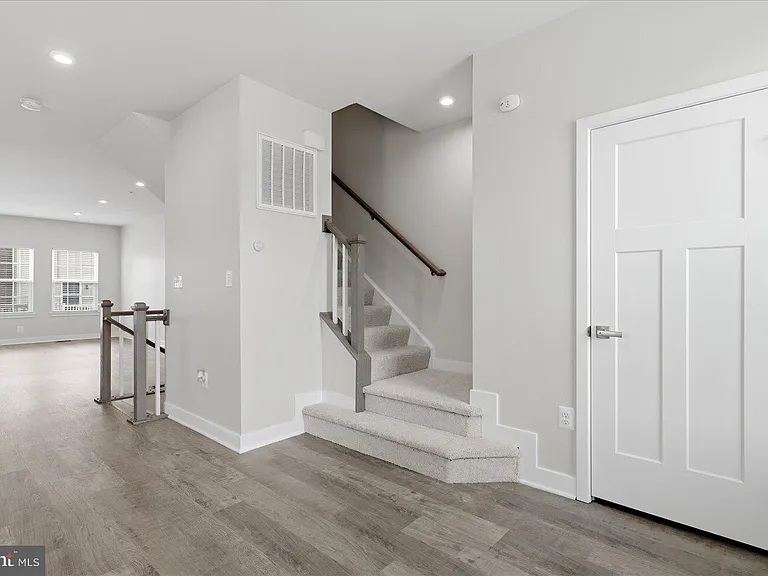 1550 Adamson Way — Photo 24