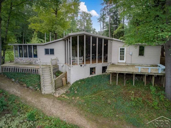 90 Wiley Rd, Midland, MI 48640