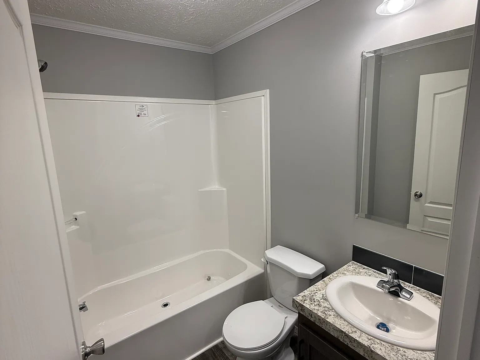 1 bed, $900 — Photo 1