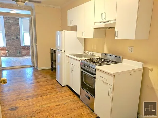 Rented by Highline Residential | media 8