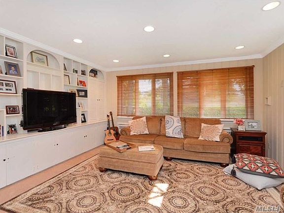 5th image of 140 Seaman Ave