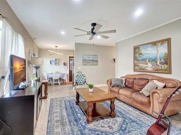 911 Duval St, Lake Worth, FL 33462