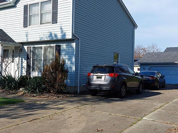 3rd image of 1054 Castlebar Dr #2